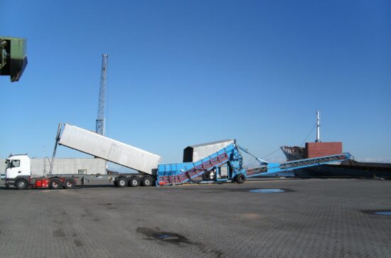 Mobiler SAMSON STORMAJOR®im Hafen