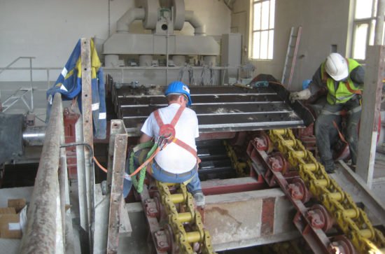 Conversion of an AUMUND Apron Feeder