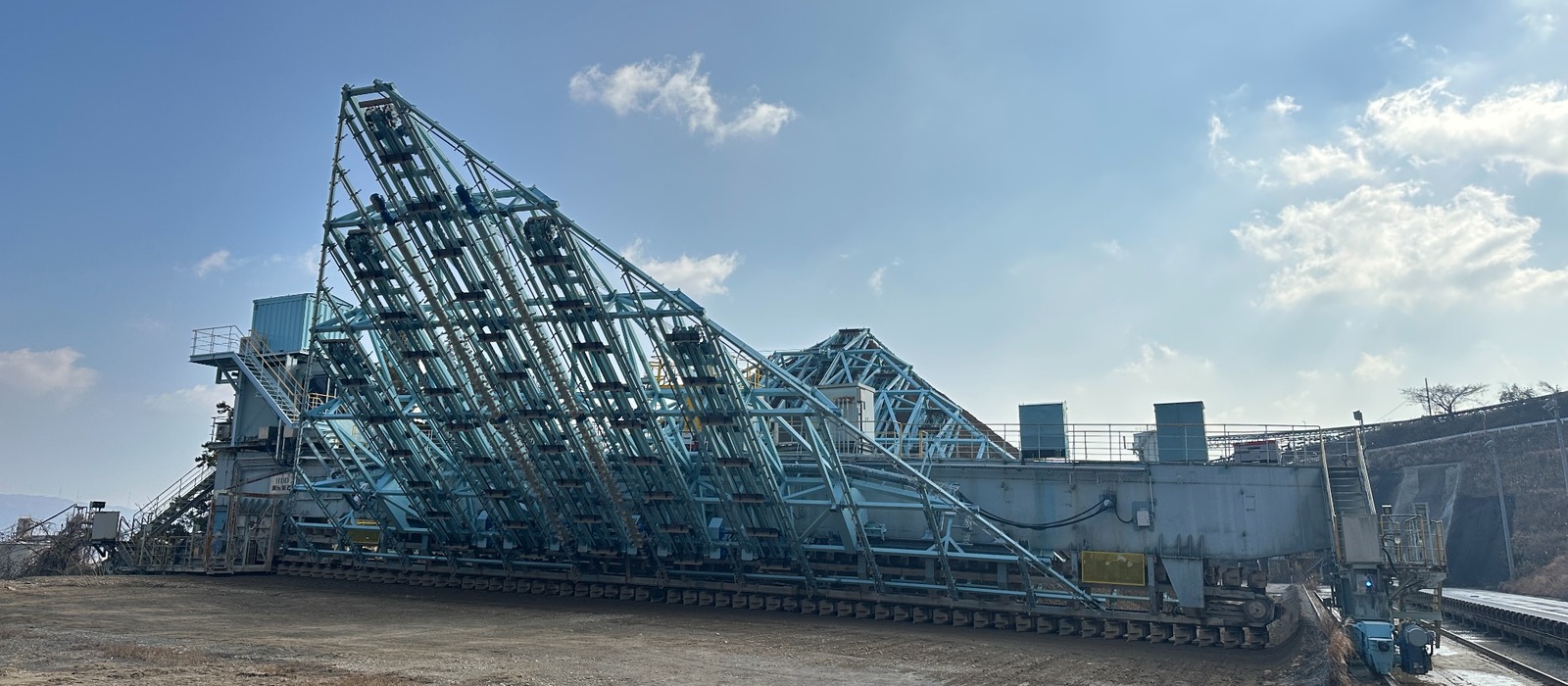 SCHADE Conversion Engineering für einen bestehenden Non-SCHADE Brückenkratzer im Fernen Osten